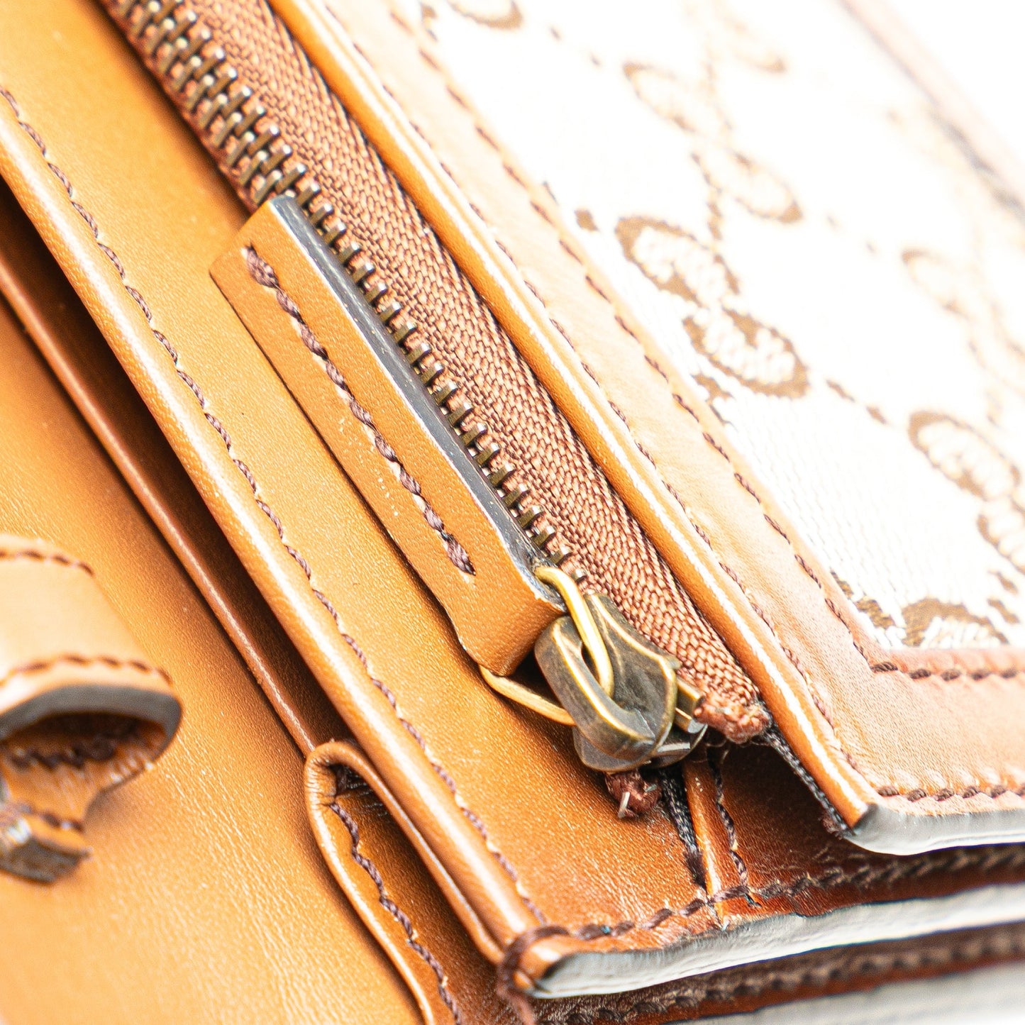Gucci GG Canvas Lady Web Wallet On Strap Brown