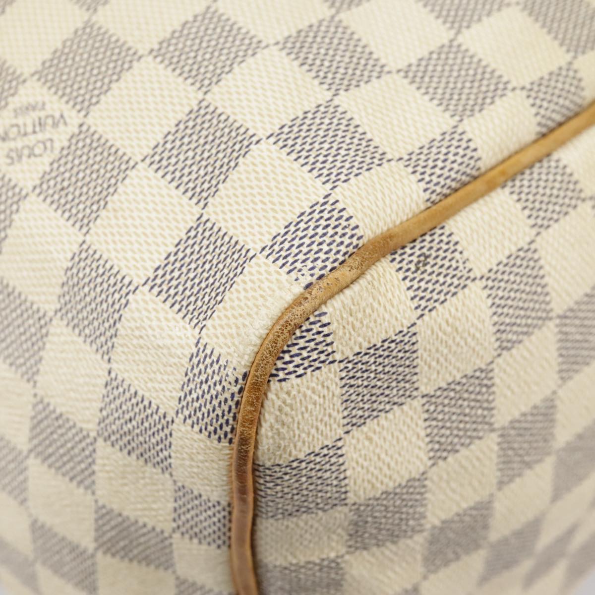 Louis Vuitton Speedy 30 Canvas, white