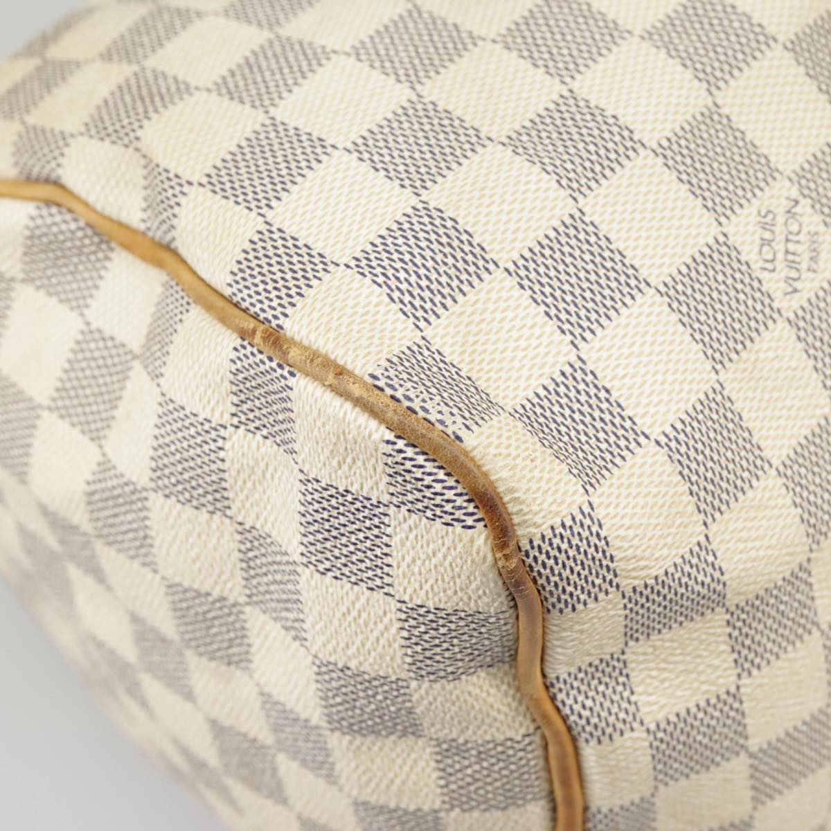Louis Vuitton Speedy 30 Canvas, white