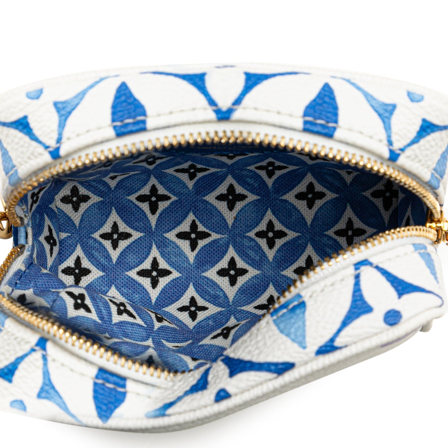 Louis Vuitton Monogram Giant By The Pool Wapity Case White