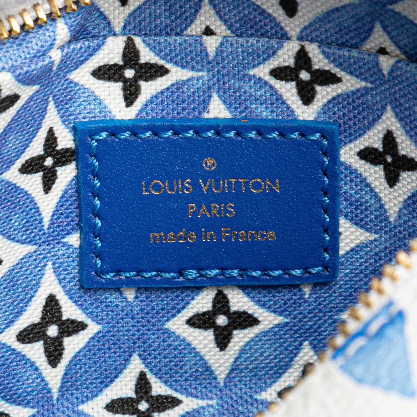 Louis Vuitton Monogram Giant By The Pool Wapity Case White