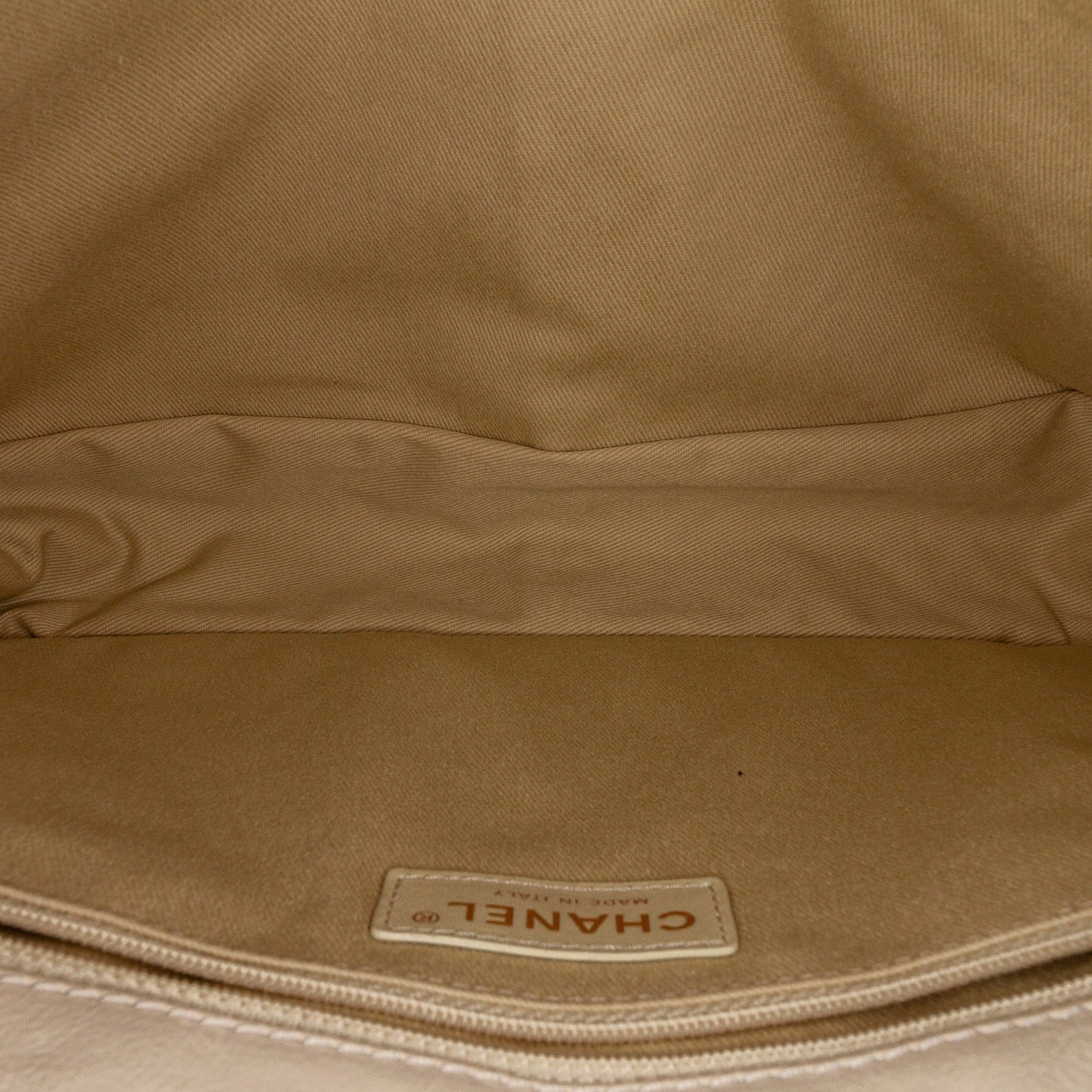 Chanel Natural Beauty Split Pocket White