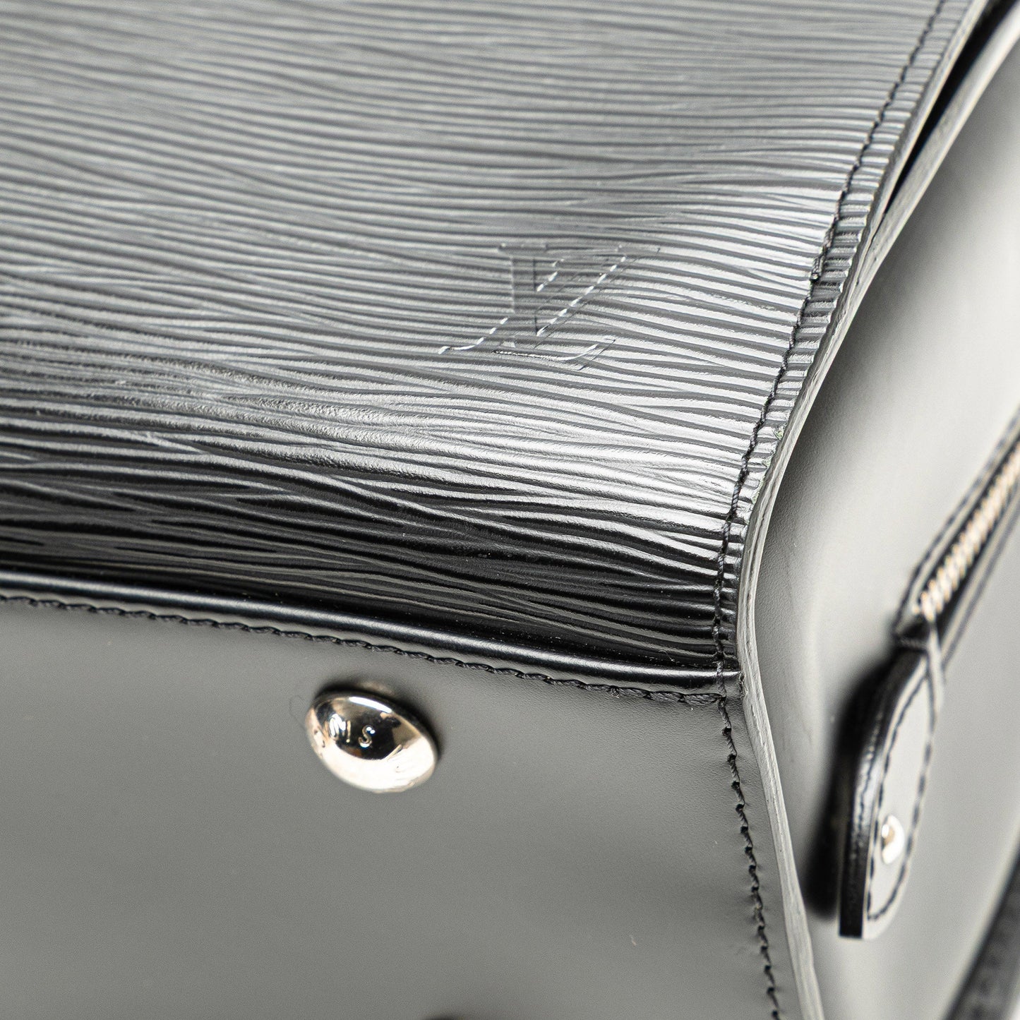 Louis Vuitton Epi Pont Neuf GM Black