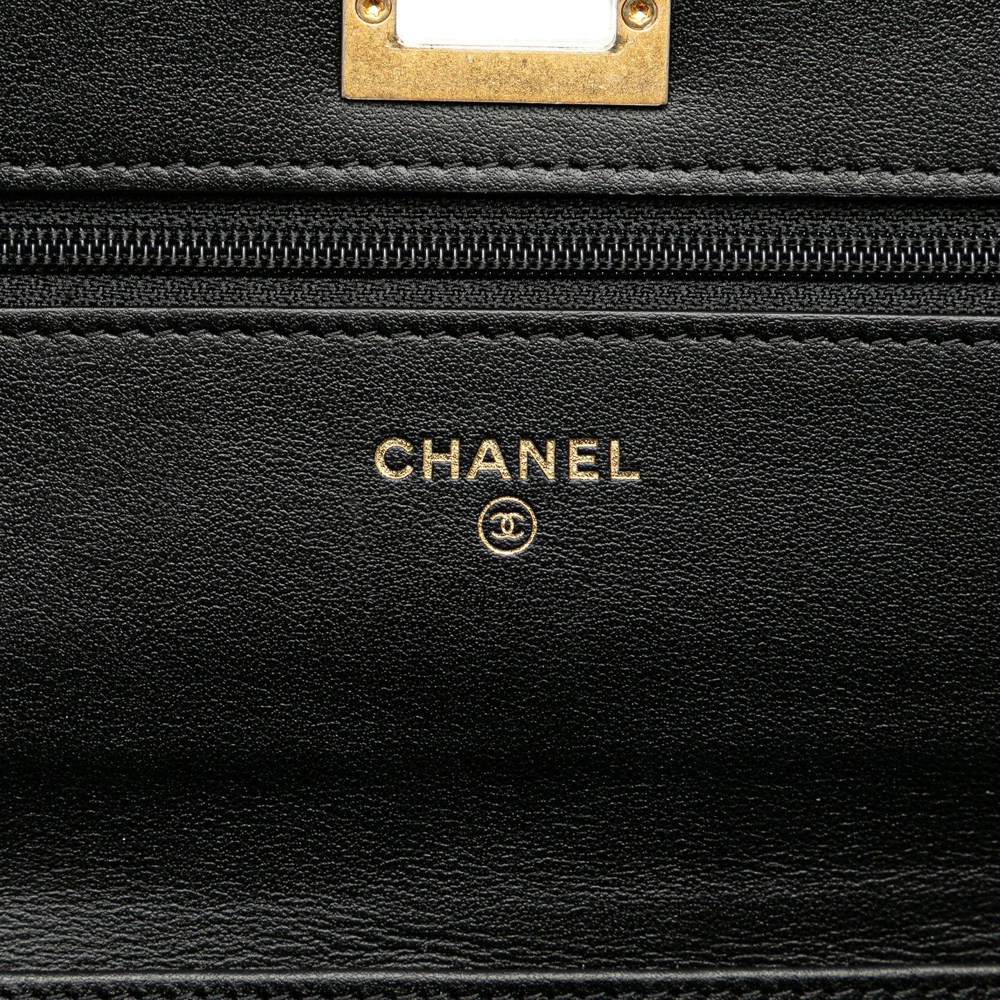 Chanel Calfskin Crocodile Embossed Graffiti 2.55 Cocodile Reissue Wallet On Chain Black