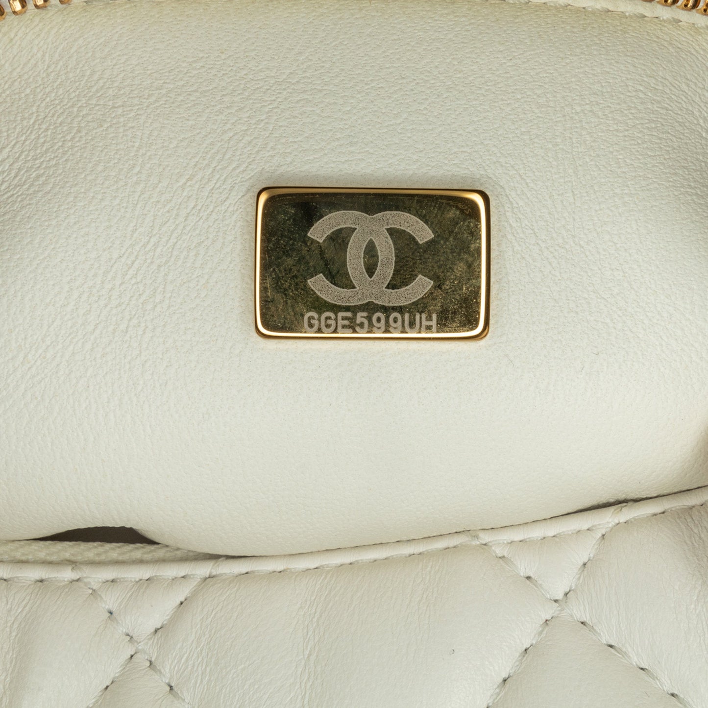 Chanel MÃ©tiers d'Art CC Quilted Lambskin Box with Top Handle Bag White