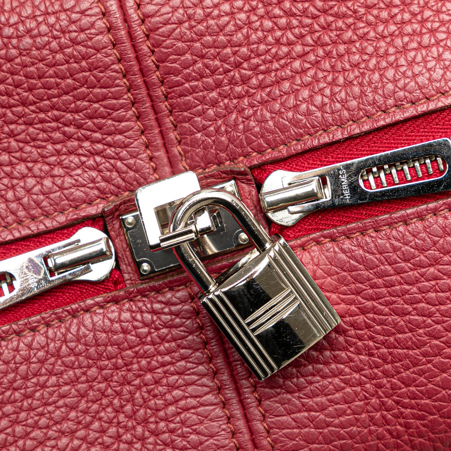 Hermès Clemence Victoria II 35 Red