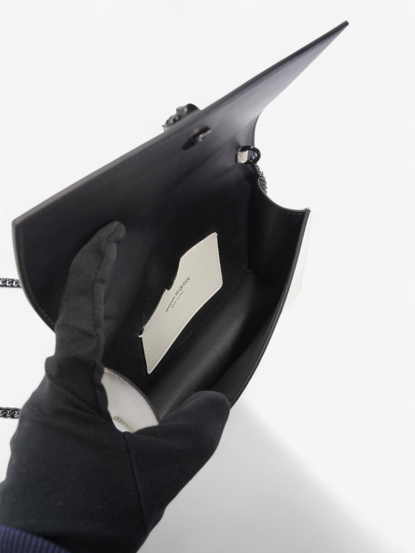 Alexander McQueen Skull Crossbody Bag White  / Black Leather