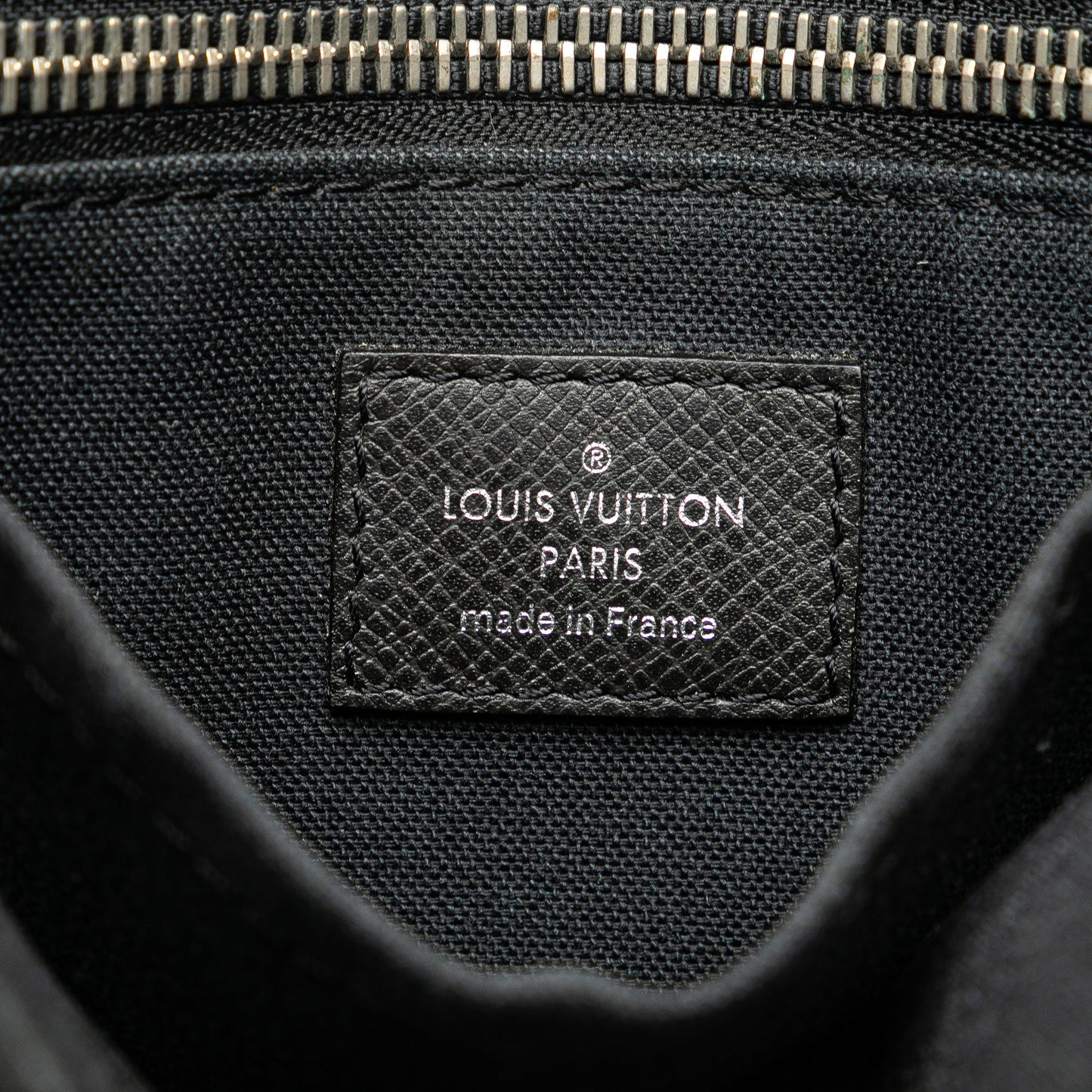 Louis Vuitton Taiga Roman PM Black