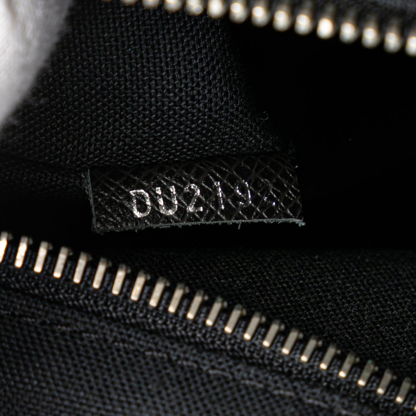 Louis Vuitton Taiga Roman PM Black