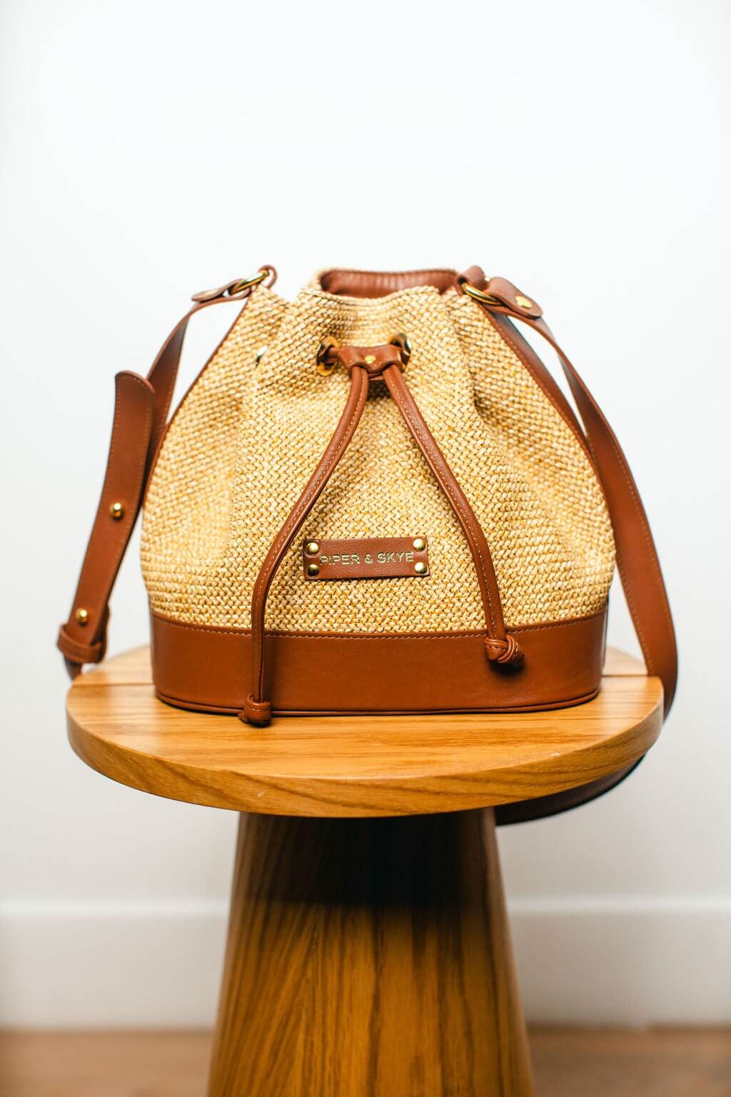 Malaga Bucket Bag Petite - Cognac Leather and Camel Raffia