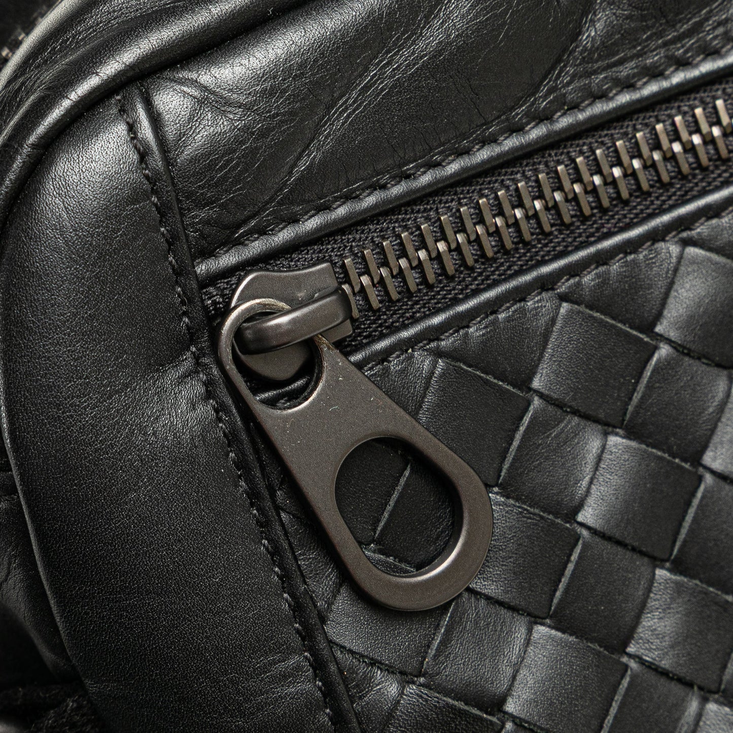 Bottega Veneta Calfskin Intrecciato Belt Bag Black