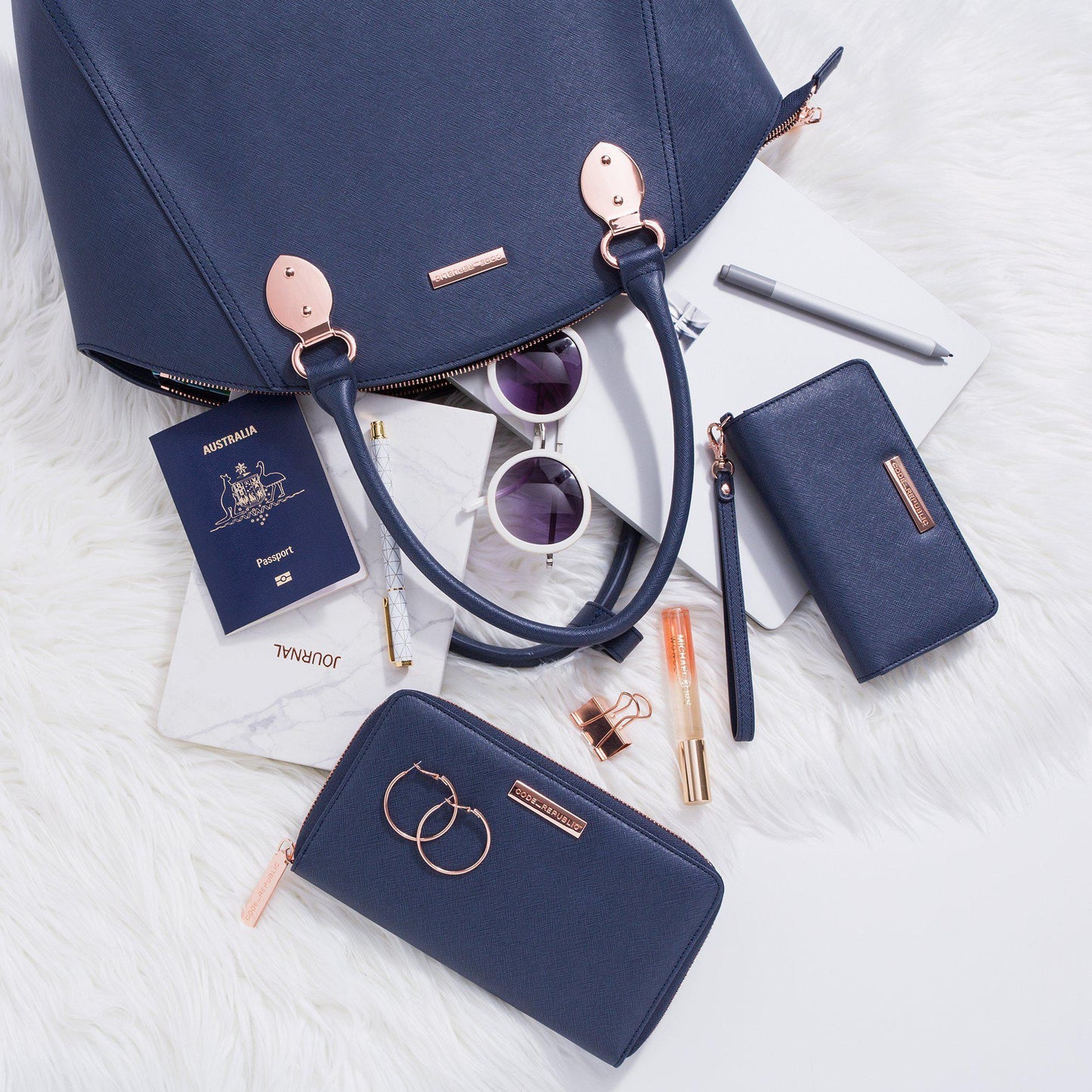 SAVANNAH DESIGNER LAPTOP HANDBAG | NAVY LEATHER | CHAMPAGNE GOLD