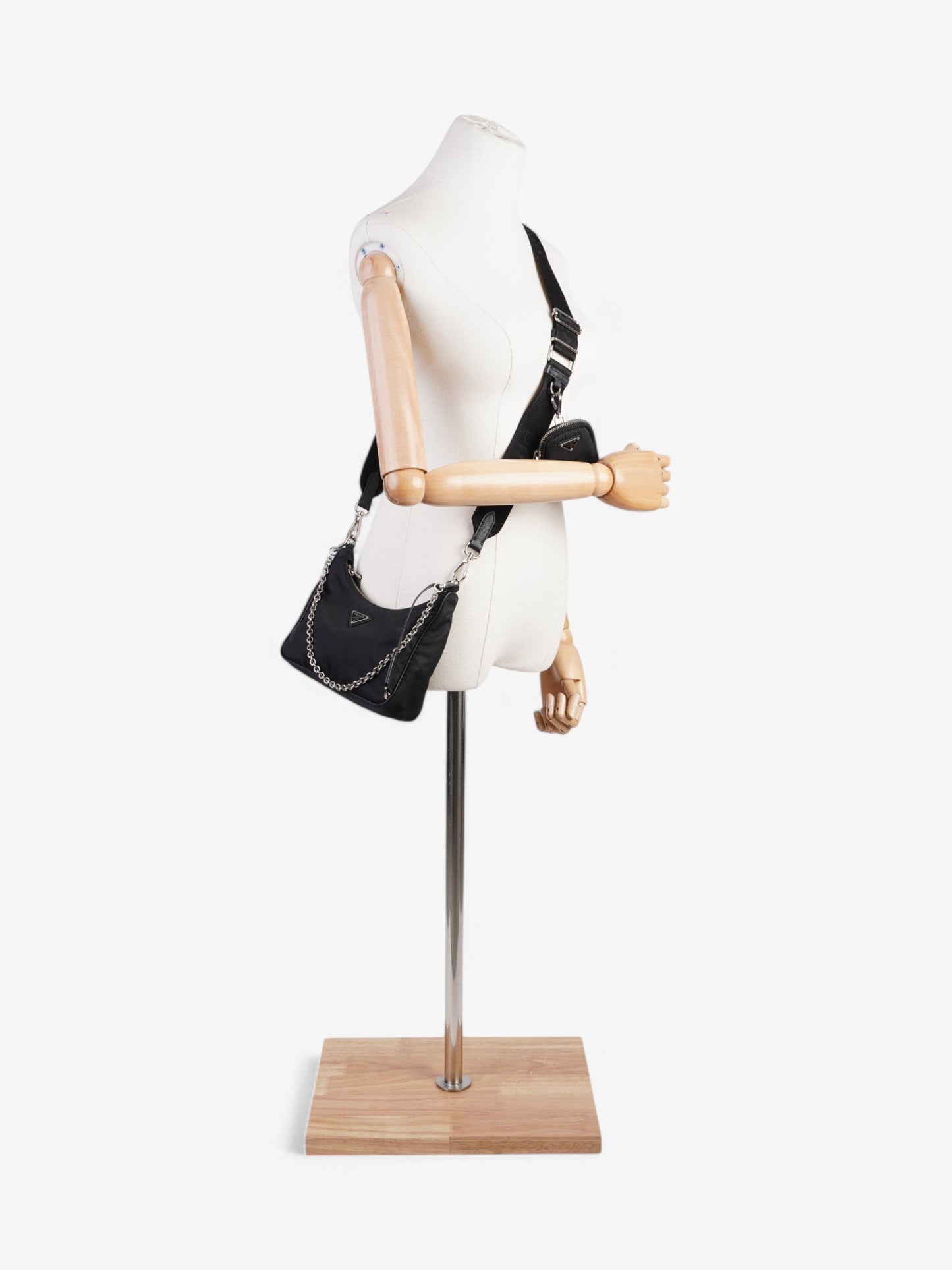 Prada Re-Edition 2005 Black Re Nylon
