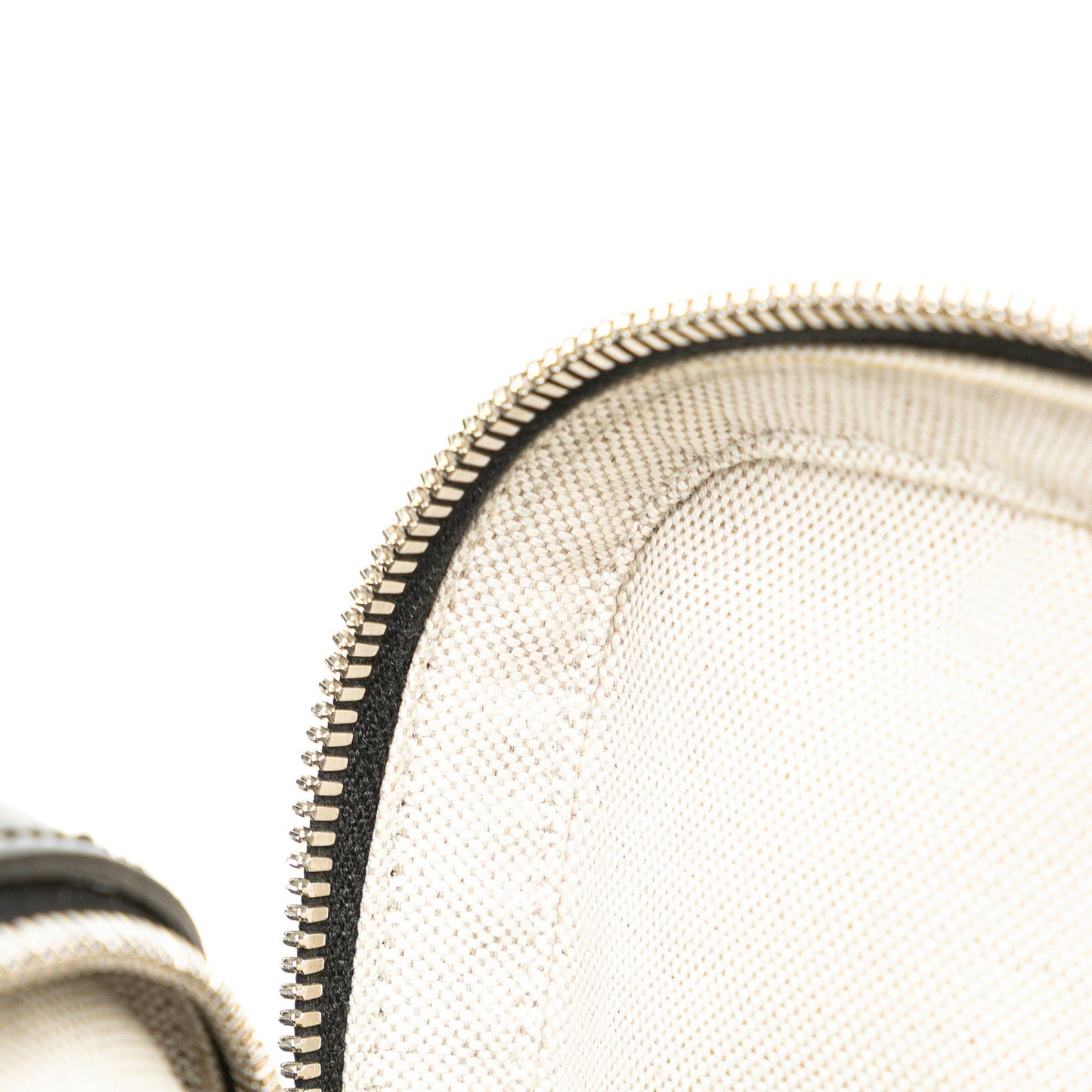 Gucci Jumbo GG Embossed Leather Sling Bag Black