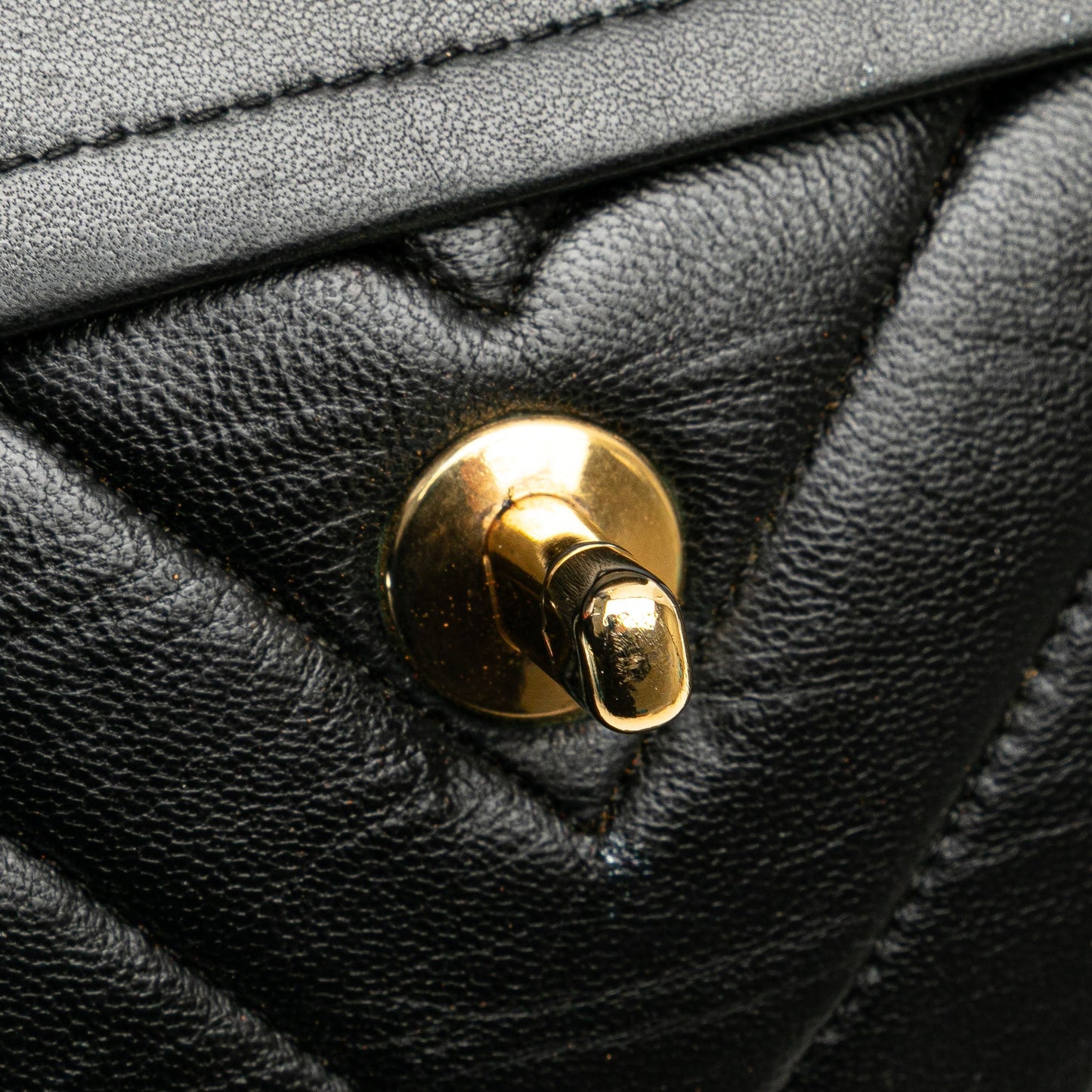 Chanel Medium Classic Chevron Lambskin Double Flap Black