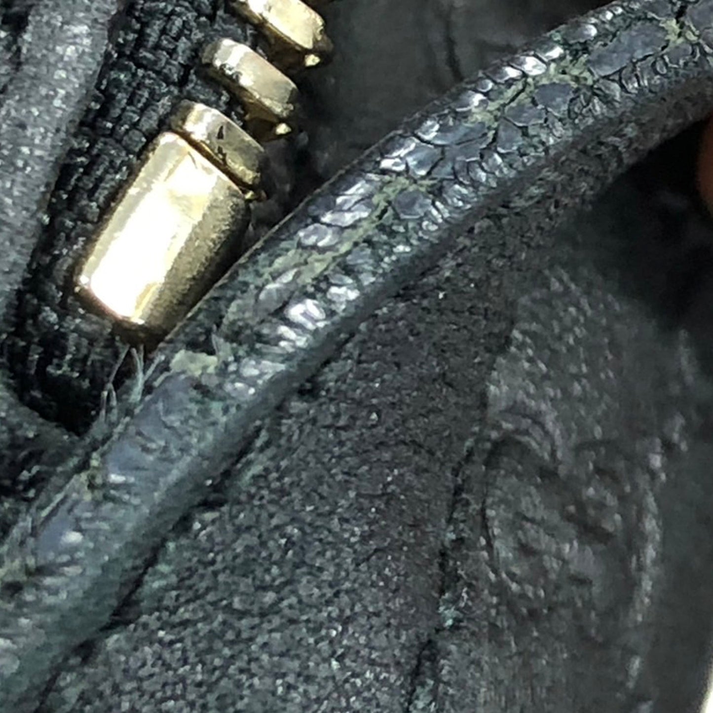 Gucci Microguccissima Bree Crossbody Black