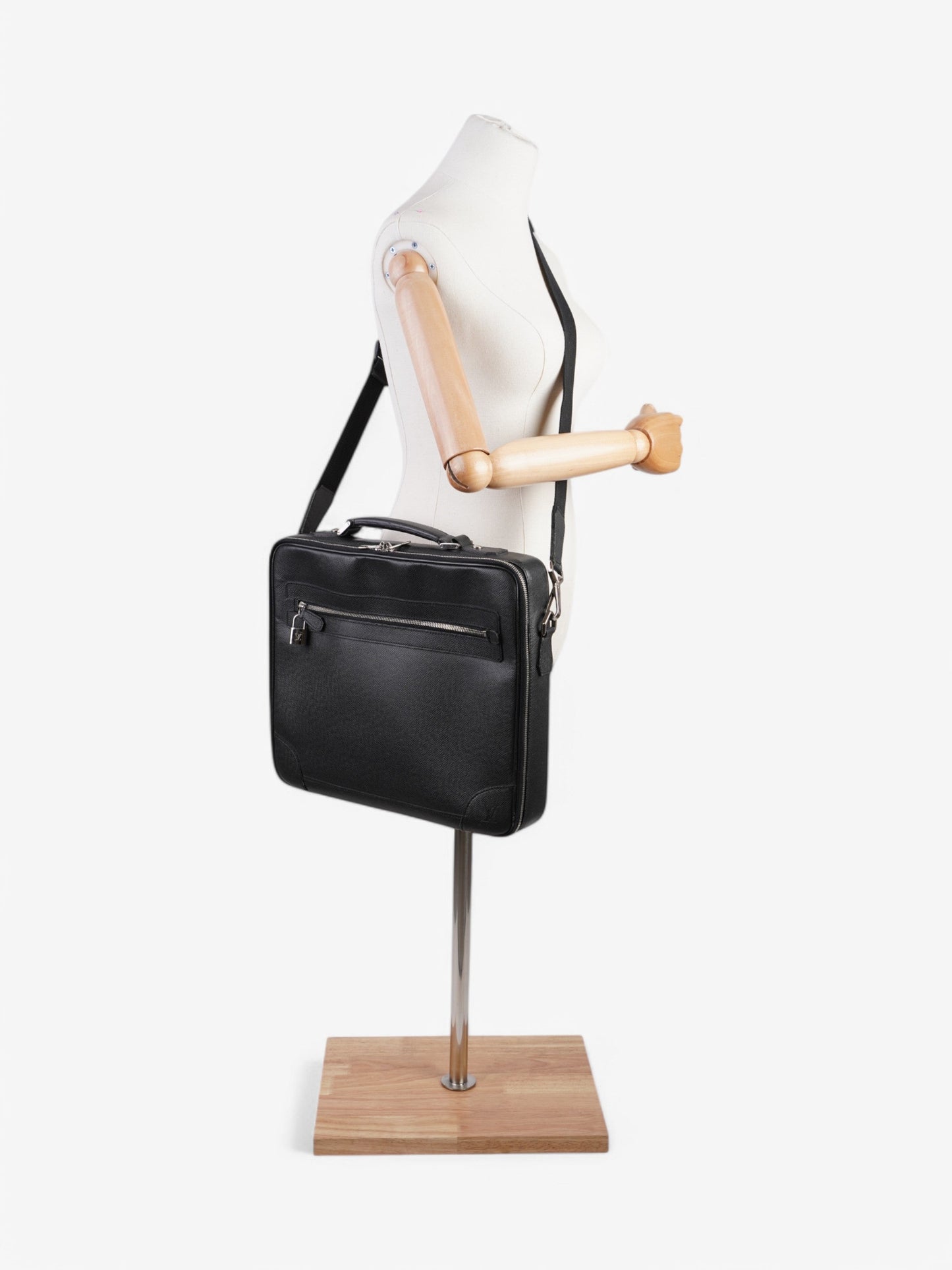 Louis Vuitton Odessa Laptop Bag Black Taiga Leather